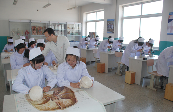 初中生可以报读四川卫校吗